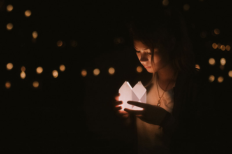 girl looking at light adrienne-kirk-pregnancy-bereavement-help